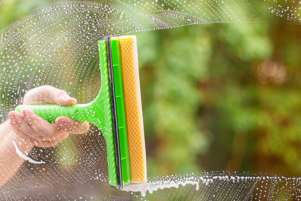 Spotless Window Squad provides a step-by-step guide for cleaning outside windows in Arizona.