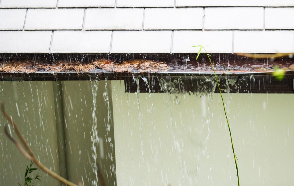 Learn how to protect your home from overflowing gutters with professional gutter cleaning and maintenance services by Spotless Window Squad in Scottsdale, Arizona.